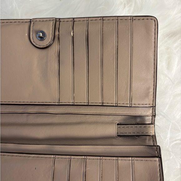 Coach Mauve Appliqué Floral Wallet/Wristlet Stone - Picture 10 of 10